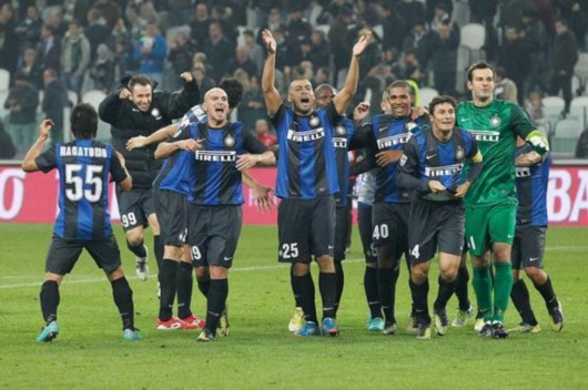 执法有温度，马宁在点球大战结束后，安慰南通队失点队员