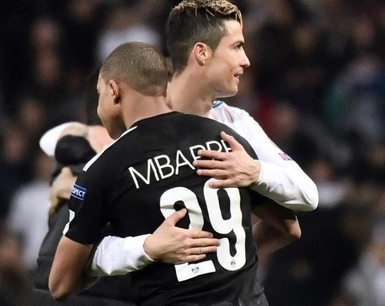 官方：捷克主力中后卫维蒂克因伤退出国家队